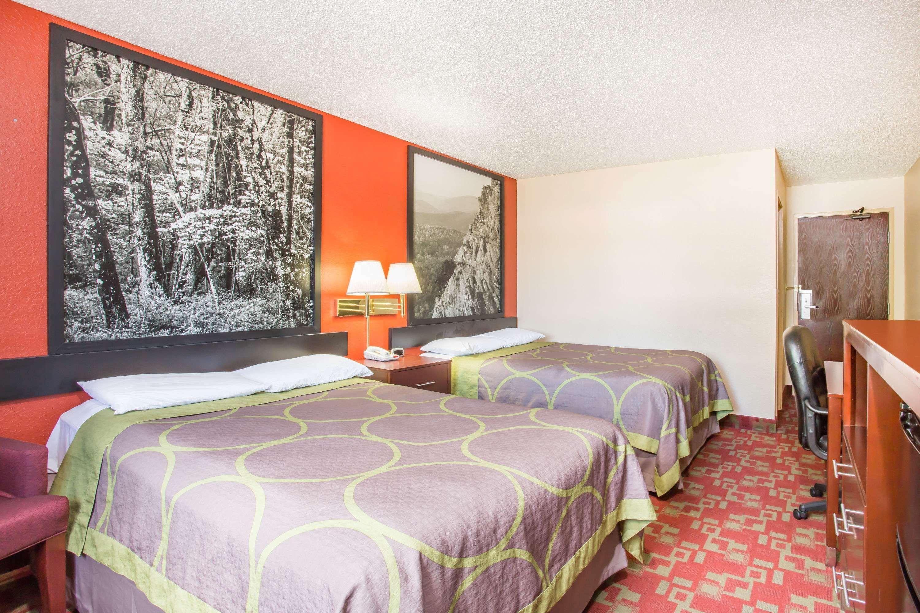 Super 8 By Wyndham Harrisonburg Motel Bagian luar foto