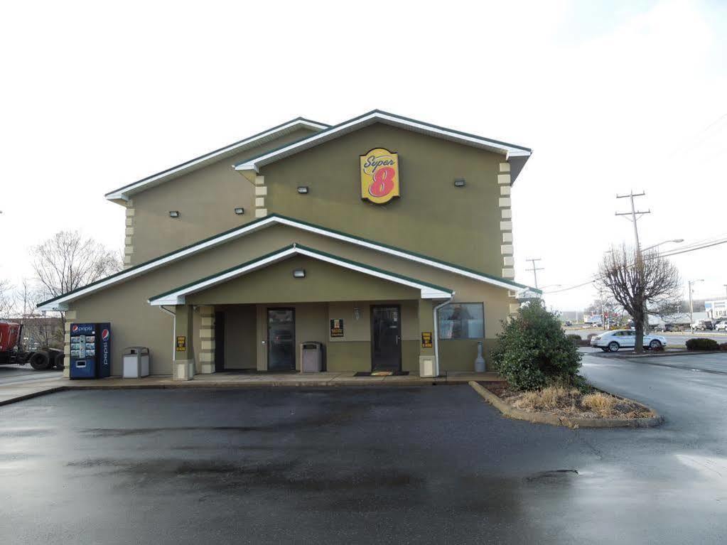 Super 8 By Wyndham Harrisonburg Motel Bagian luar foto